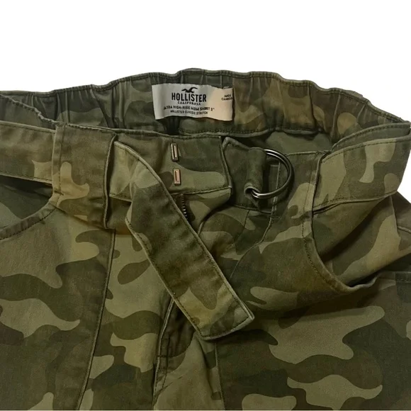 Hollister California Ultra High-Rise Mom Short Stretch Camo 3”  Women’s Size S - Picture 8 of 11